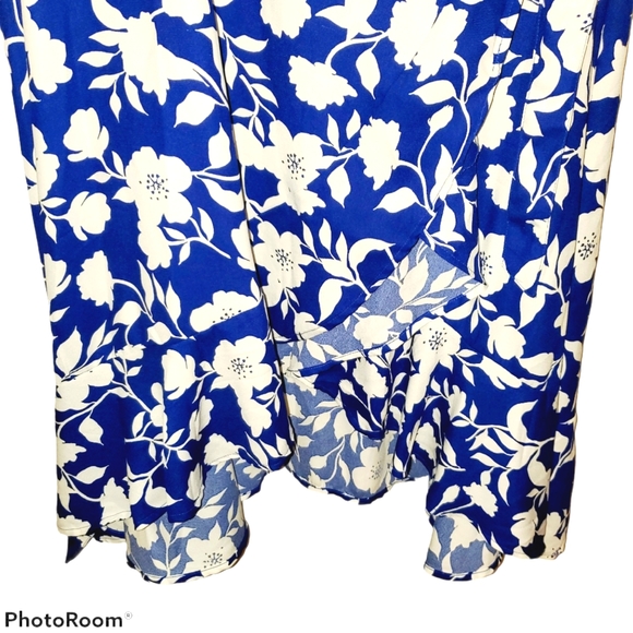 Time and Tru NWT Low Neck Midi Length Floral Wrap Dress Blue and White 537 - Picture 6 of 11